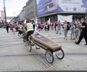 Protest antyszczepionkowców w Katowicach