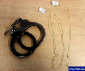 Ukradł złote łańcuszki z jubilera. 20-latek w rękach iławskiej policji