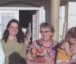 Elżbieta Nazarian, Direct Help to Eastern Europe, Inc. 