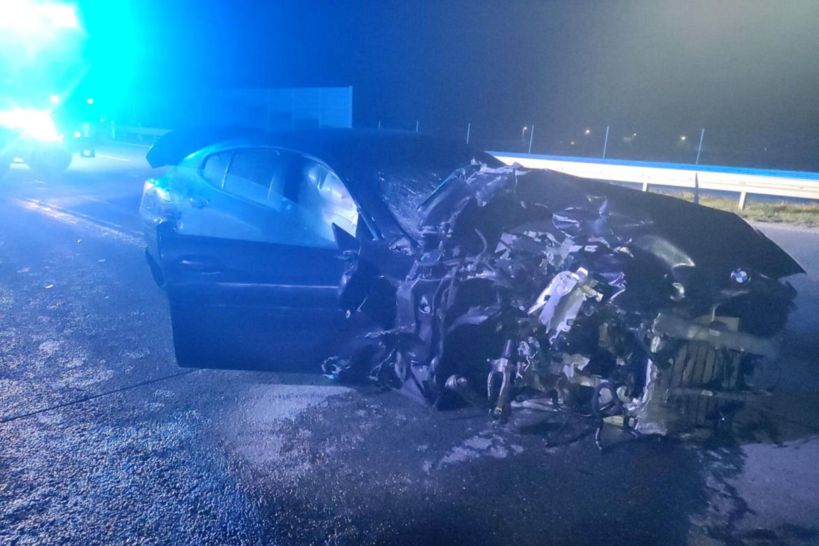 Spłonęli w swoim aucie, bo staranował ich pirat z BMW