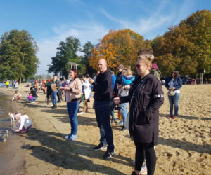 „Kąpiący się zimą Olsztyn” zainaugurowali sezon zimowych kąpieli