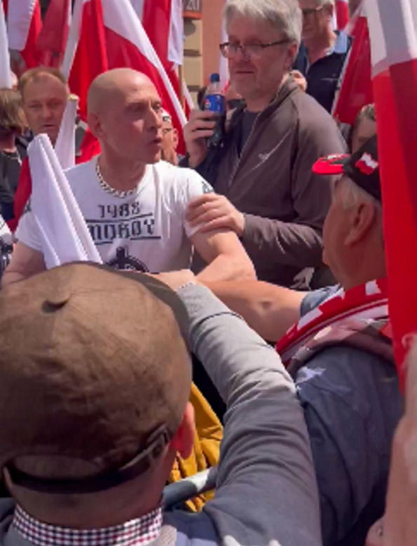 Incydent w Warszawie. Faszyści na marszu! Doszło do szarpaniny