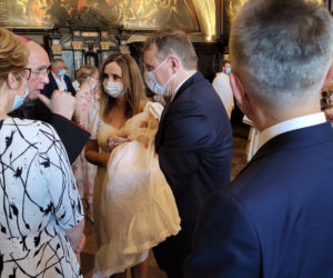 Jacek Kurski ochrzcił córkę w Częstochowie. Zdjęcia z uroczystości.