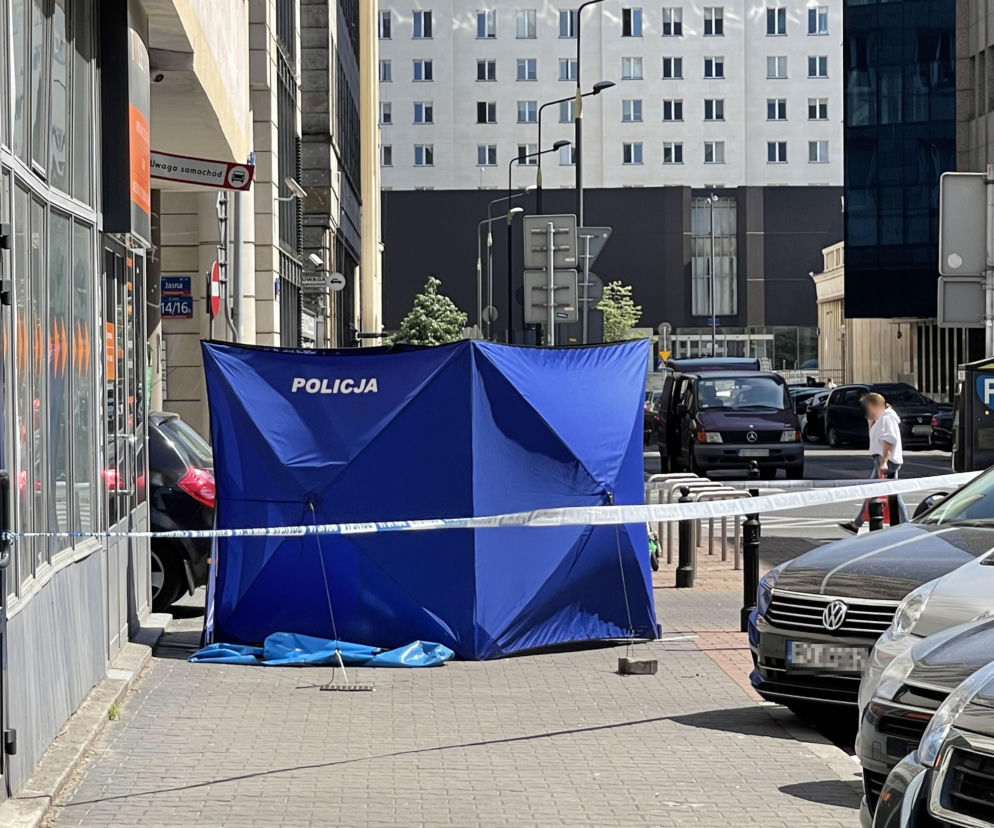 Tragedia w samym centrum Warszawy. Kobieta skoczyła z 9. piętra. Nie żyje