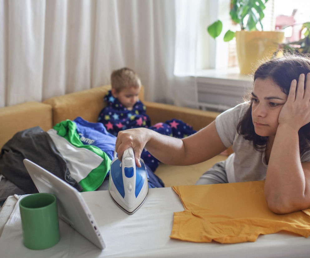 Wypalenie rodzicielskie zaczyna się niepozornie. Jak odzyskać siebie?