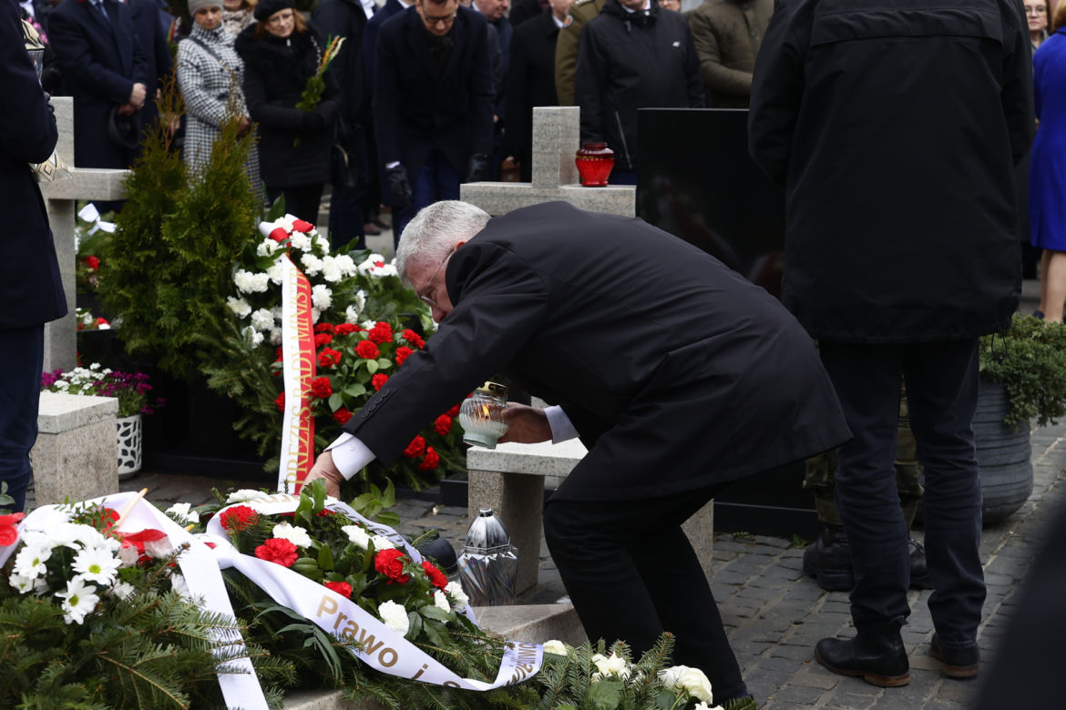 12. rocznica katastrofy smoleńskiej. Uroczystości na Powązkach Wojskowych