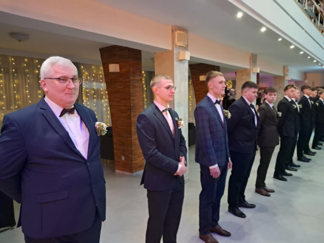 Studniówka 2026 maturzystów ZSTM w Skarżysku-Kamiennej