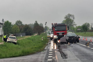 Groźny wypadek na Mazowszu. Troje dzieci trafiło do szpitala