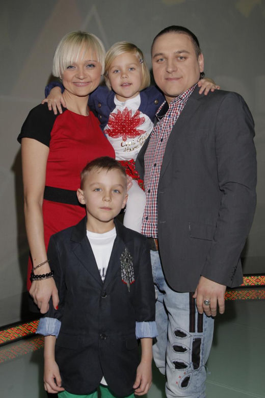 Edyta i Łukasz Golec z dziećmi