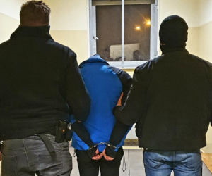 O krok od tragedii w Bydgoszczy! Kierowca próbował przejechać policjanta