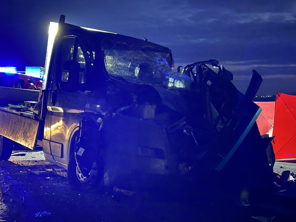 Załuski: Tragedia na DK7. Nie żyją dwie osoby, a kilka jest rannych 