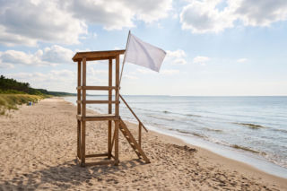 Sinice Niechorze 16.07. Czy w Niechorzu można się dzisiaj kąpać? Flaga, warunki pogodowe
