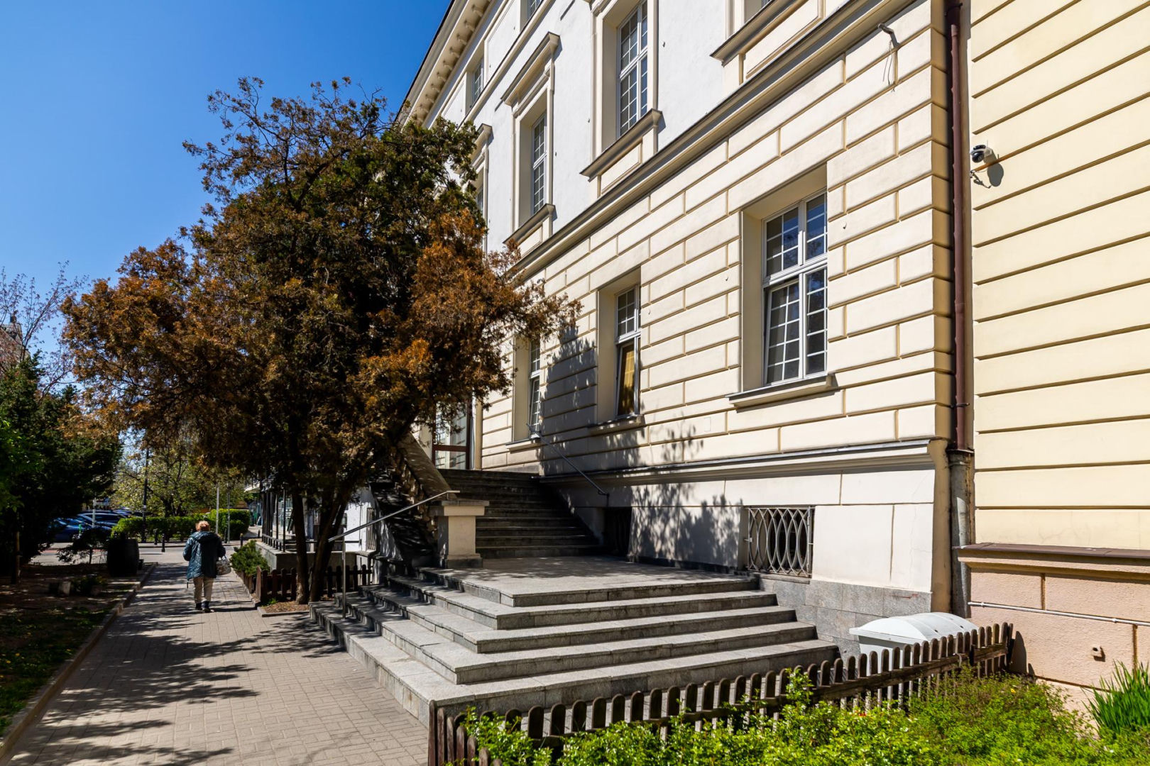 Foksal 10 w Warszawie