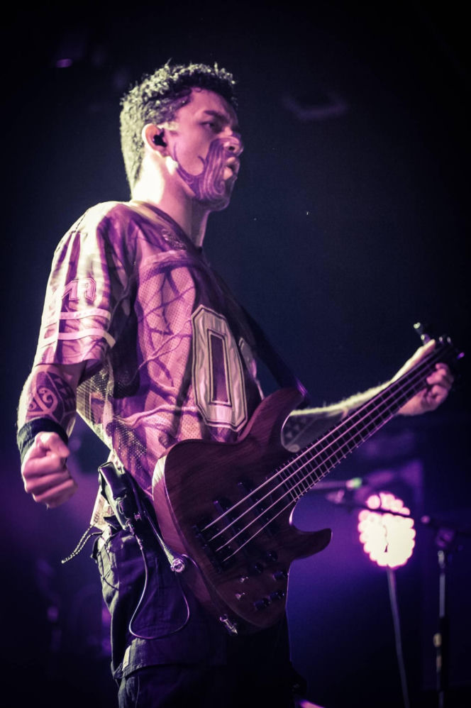 Skrupulatnie wyreżyserowany groteskowy spektakl okraszony nutą surrealizmu – Avatar zawładną Warszawą [RELACJA]