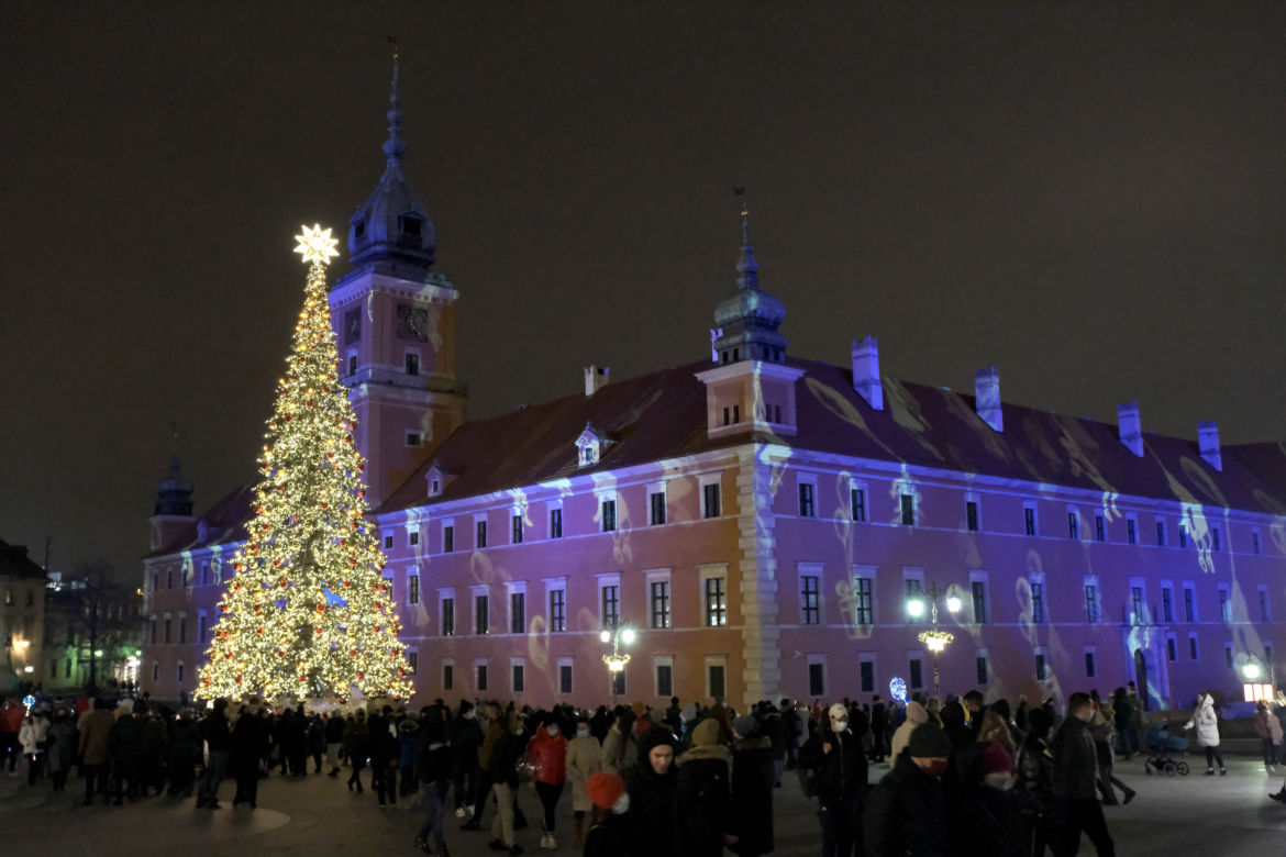 Niesamowita iluminacja świąteczna rozbłysnęła w Warszawie