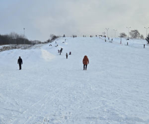 Tłumy narciarzy w bydgoskim Myślęcinku. Byliśmy na Stefanowym Stoku
