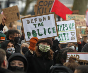 Zabójstwo Sarah Everard. Kobieta wracała do domu, zabił ją policjant