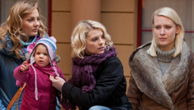 NA WSPÓLNEJ odc. 1713. Magda (Karolina Nolbrzak), Maja (Agnieszka Żulewska), Zuza (Małgorzata Socha)