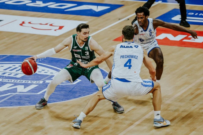 W trzecim meczu fazy play-off koszykarze Legii przegrali w Dąbrowie Górniczej z MKS 91:92