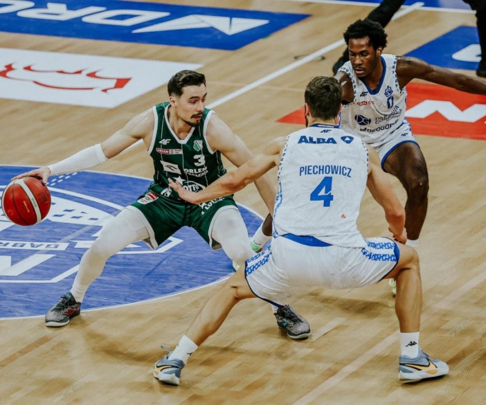 W trzecim meczu fazy play-off koszykarze Legii przegrali w Dąbrowie Górniczej z MKS 91:92