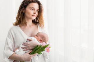 Czwarty trymestr bywa dużym wyzwaniem. Sprawdź, jak przygotować się na pierwsze tygodnie po porodzie