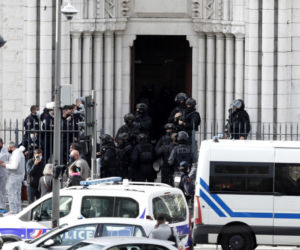 Obcinał głowy nad wodą święconą z Koranem w ręku. Powiedzcie moim dzieciom, że je kocham - ostatnie słowa ofiary terrorysty