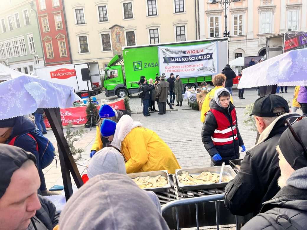 XXVII Wiglia dla Osób Bezdomnych i Potrzebujących Jana Kościuszko ponownie na Rynku Głównym w Krakowie 