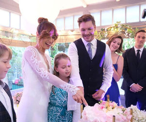 M jak miłość odc. 1890. Kama (Michalina Sosna), Marcin (Mikołaj Roznerski), Szymek (Staś Szczypiński), Maja (Laura Jankowska)