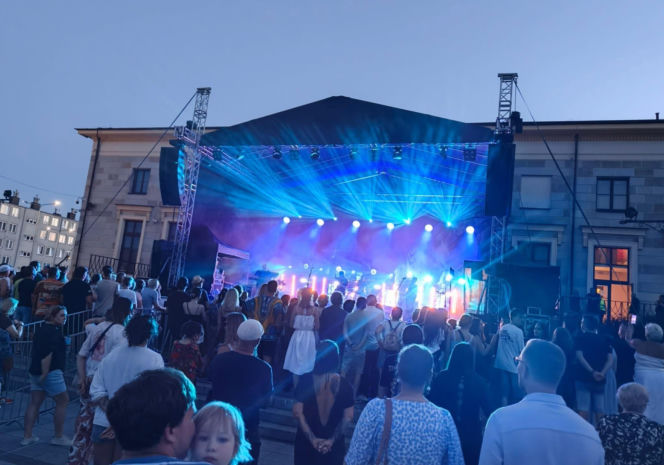 Upał na Dniach Skarżyska-Kamiennej. Trwa wielkie świętowanie, dziś na scenie Ørganek i Ania Karwan