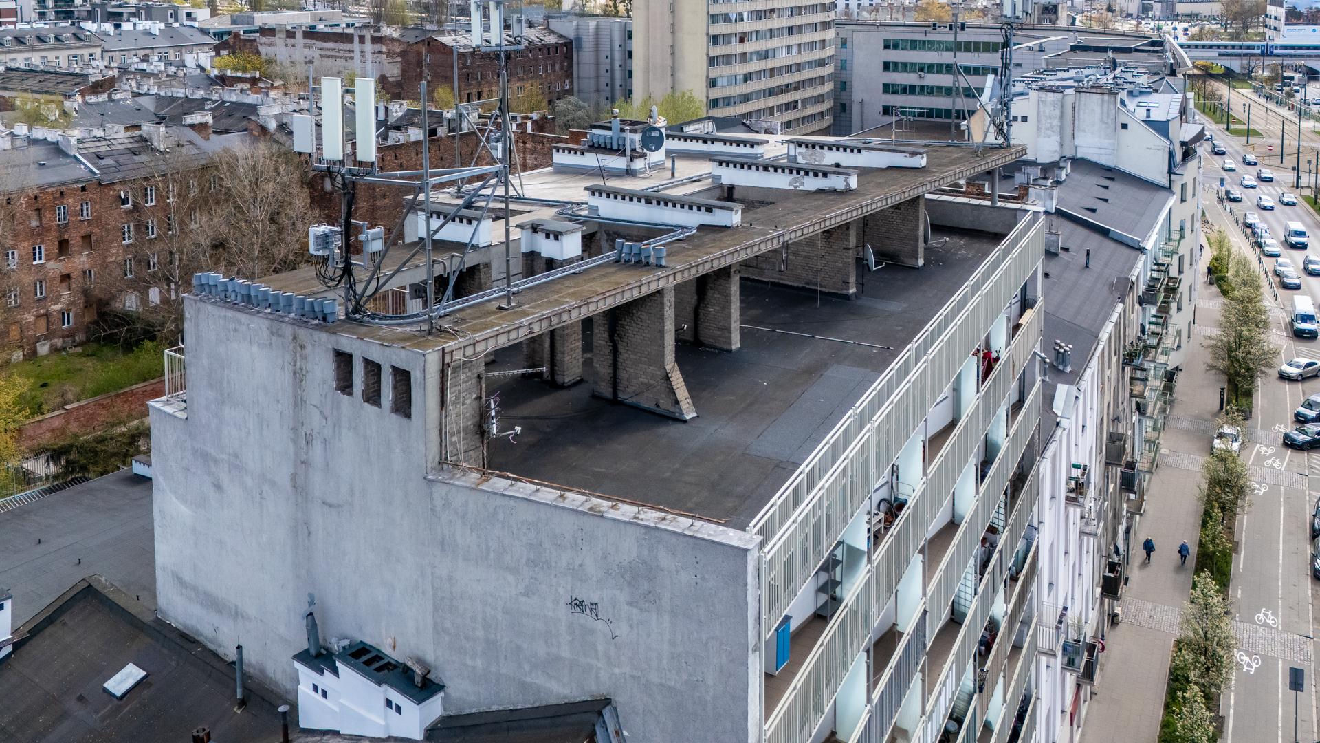 Blok przy Targowej 42 w Warszawie