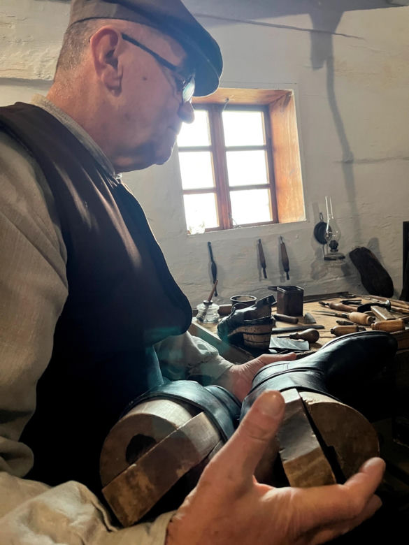 Muzeum Wsi Lubelskiej. Kiedyś szewcy cieszyli się wielkim szacunkiem i nie narzekali na brak pracy