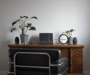 Meble modernistyczne – fotel w stylu Le Corbusiera