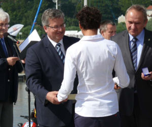 Jola Ogar (470) odbiera z rąk Prezydenta powołanie do Kadry Olimpijskiej