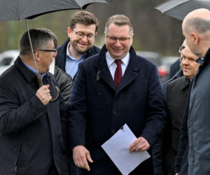 Konferencja prasowa przed Fabryką Broni ŁUCZNIK