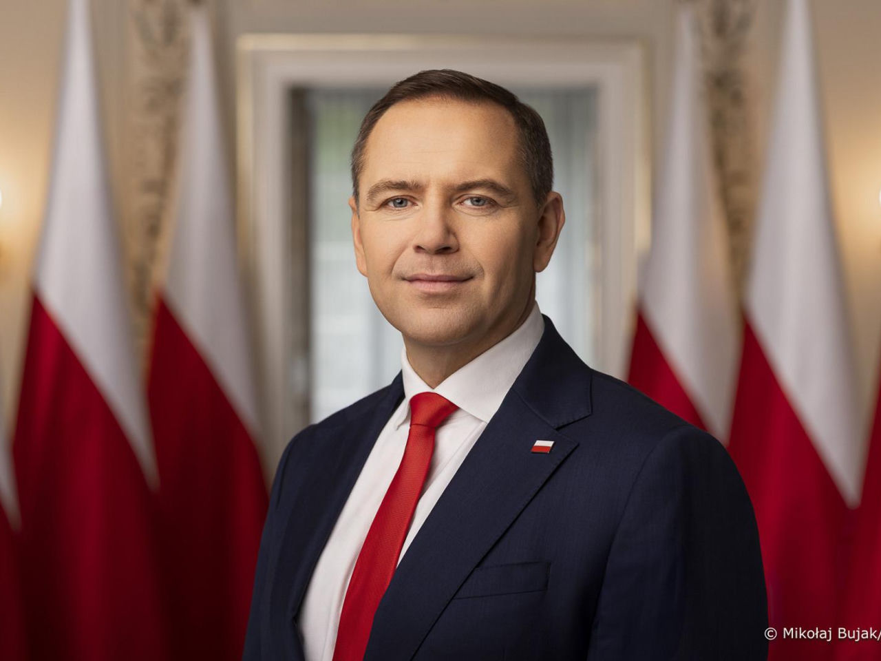 Nawrocki przez cały czas liderem, ale już nie samotnym. Nowy sondaż miesza w czołówce