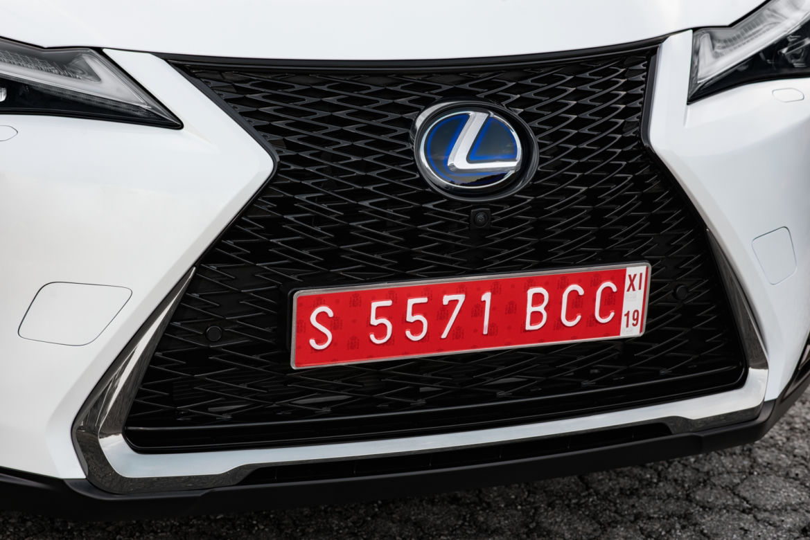 Lexus UX 250h E-Four F Sport