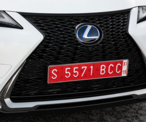 Lexus UX 250h E-Four F Sport