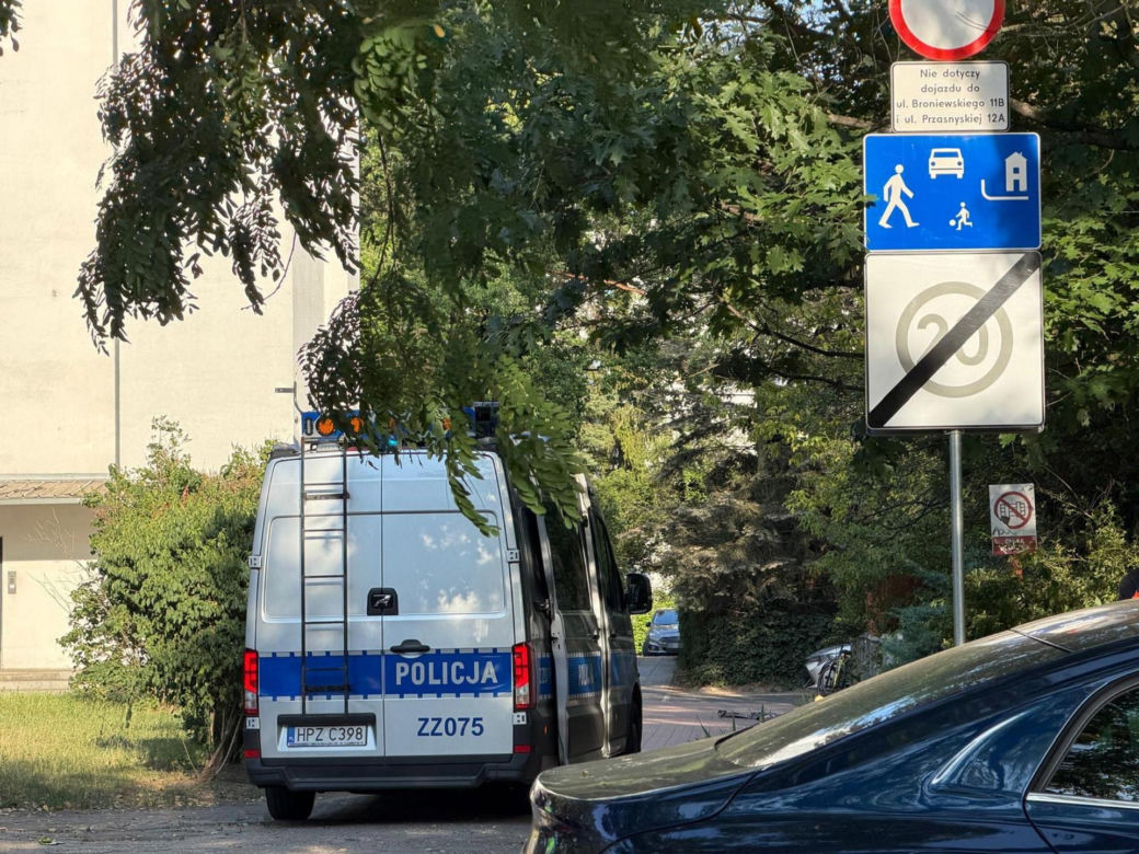 Dramat na Żoliborzu. Śmieciarka potrąciła 90-latka. Senior walczy o życie