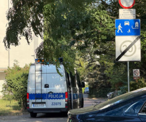 Dramat na Żoliborzu. Śmieciarka potrąciła 90-latka. Senior walczy o życie