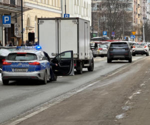Przewiózł go na masce, to mu wybił szybę. Awantura w centrum Warszawy. Poniosły emocje. Obaj byliśmy winni