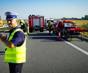 WYPADEK autokaru z dziećmi na A1