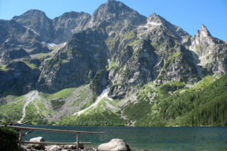 Problemy z dojazdem nad Morskie Oko. Gigantyczna kolejka