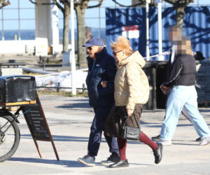 Stefan Friedmann z żoną na spacerze