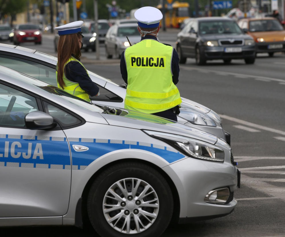 Wszystkich Świętych 2026 na Warmii i Mazurach. Około 200 policjantów dziennie na drogach. Sprawdź, na co uważać