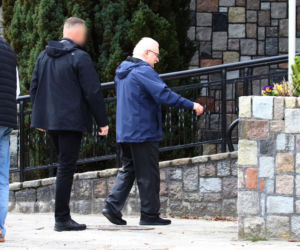 Wiosenny Lech Wałęsa na wielkanocnej mszy