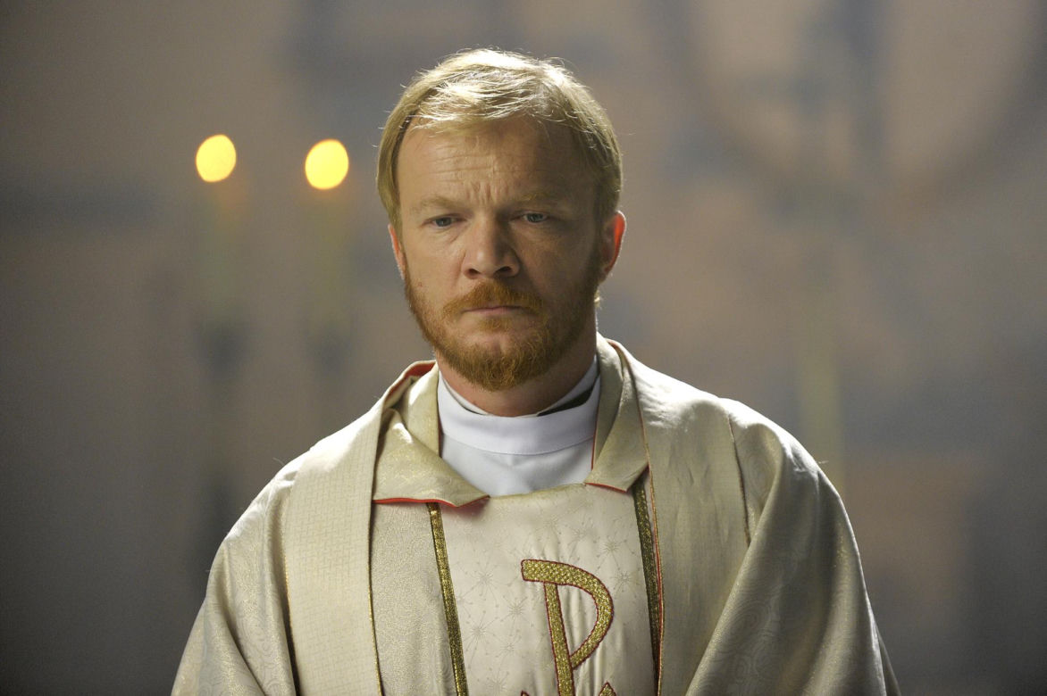 Tak zaczynał Eryk Lubos. Od dresiarza w Kiepskich do jednego z największych twardzieli polskiego kina