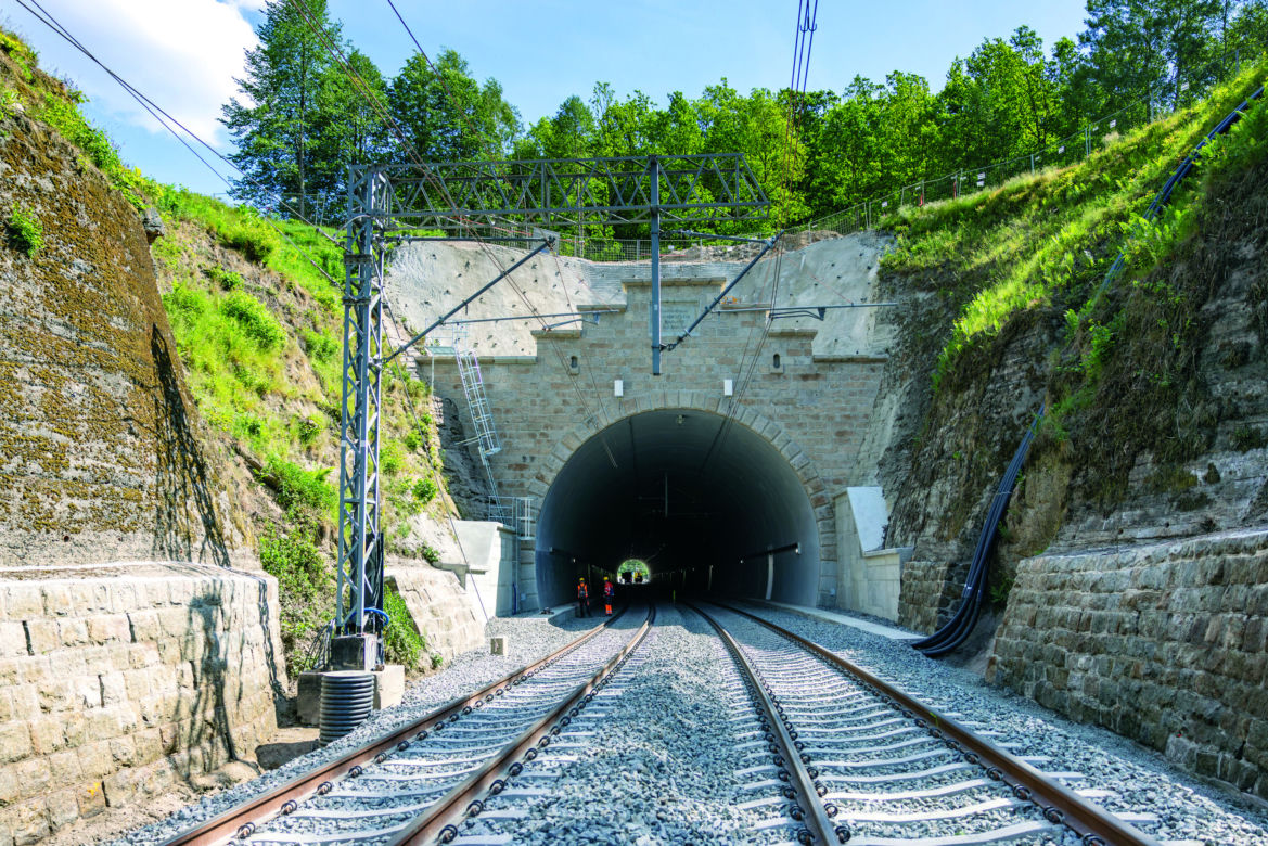 Tunel liniowy w km 118,700 linii kolejowej nr 274, Trzcińsko