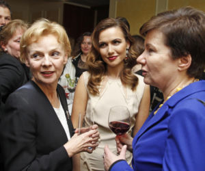 Hanna Gronkiewicz-Waltz zachwyca na zdjęciu sprzed lat! Wygląda niczym gwiazda kina lat 70.