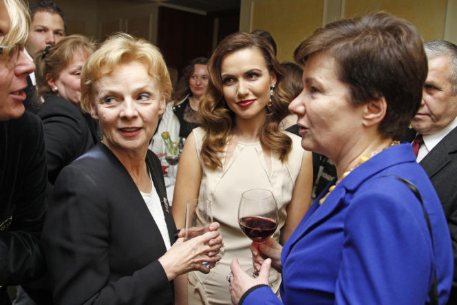 Hanna Gronkiewicz-Waltz zachwyca na zdjęciu sprzed lat! Wygląda niczym gwiazda kina lat 70.