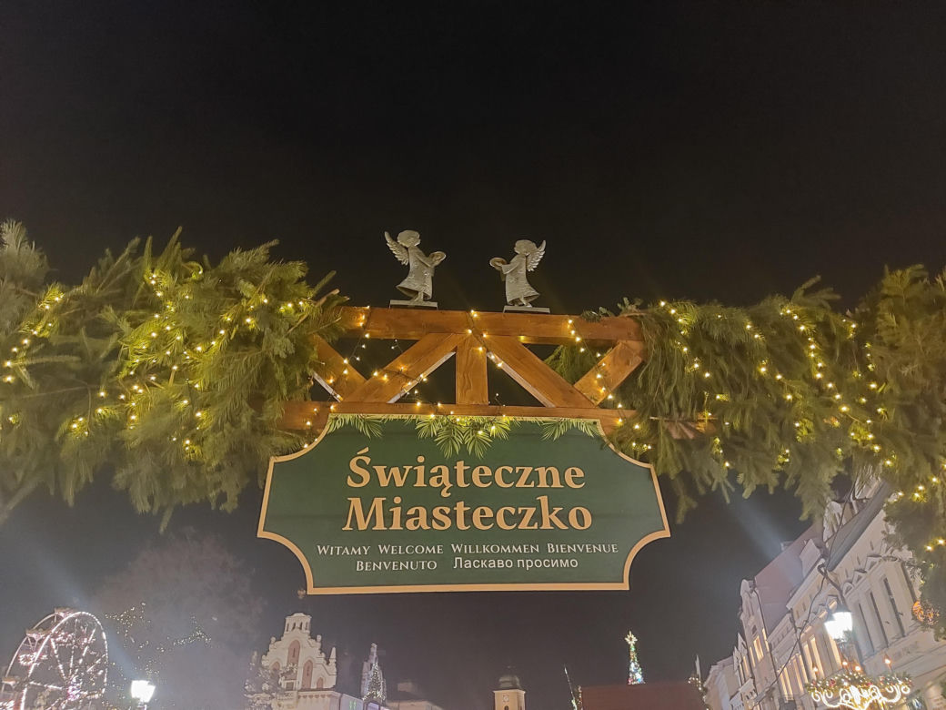 Świąteczne Miasteczko w Rzeszowie otwarte